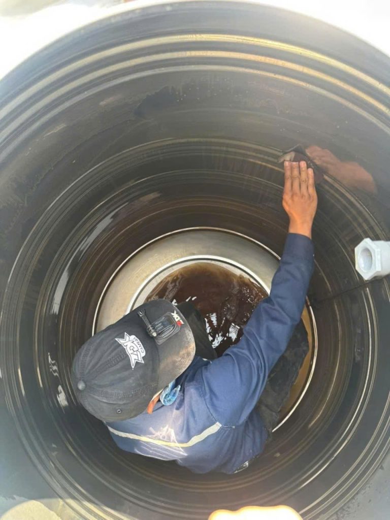 Vệ Sinh Bồn Nước Gia Đình Tại Nhà Giá Rẻ | 0933.398.459
